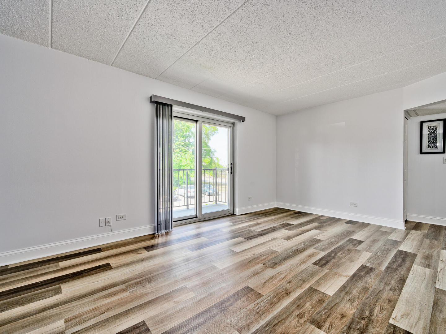 Northbrook, Illinois 60062, United States, 2 Bedrooms Bedrooms, ,2 BathroomsBathrooms,Residential,Active,223050