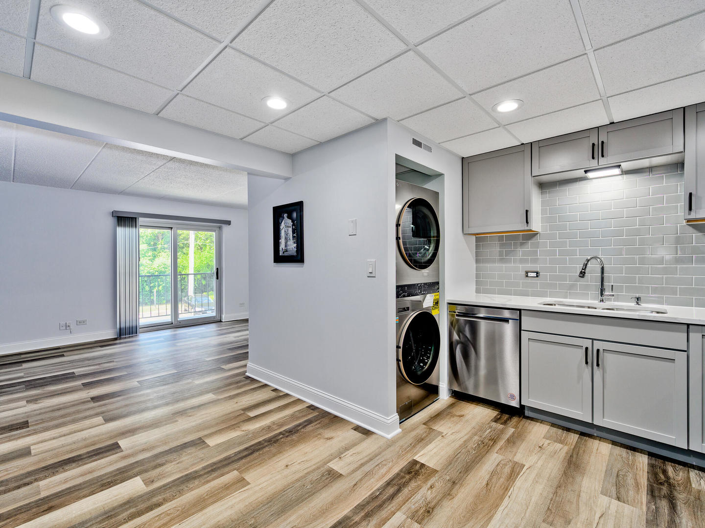 Northbrook, Illinois 60062, United States, 2 Bedrooms Bedrooms, ,2 BathroomsBathrooms,Residential,Active,223050