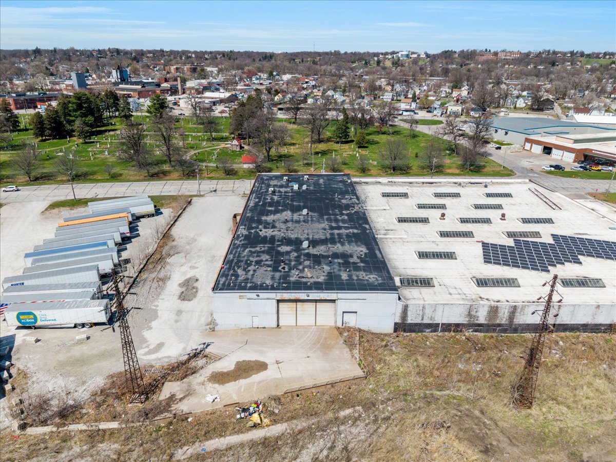 1609 W River Drive