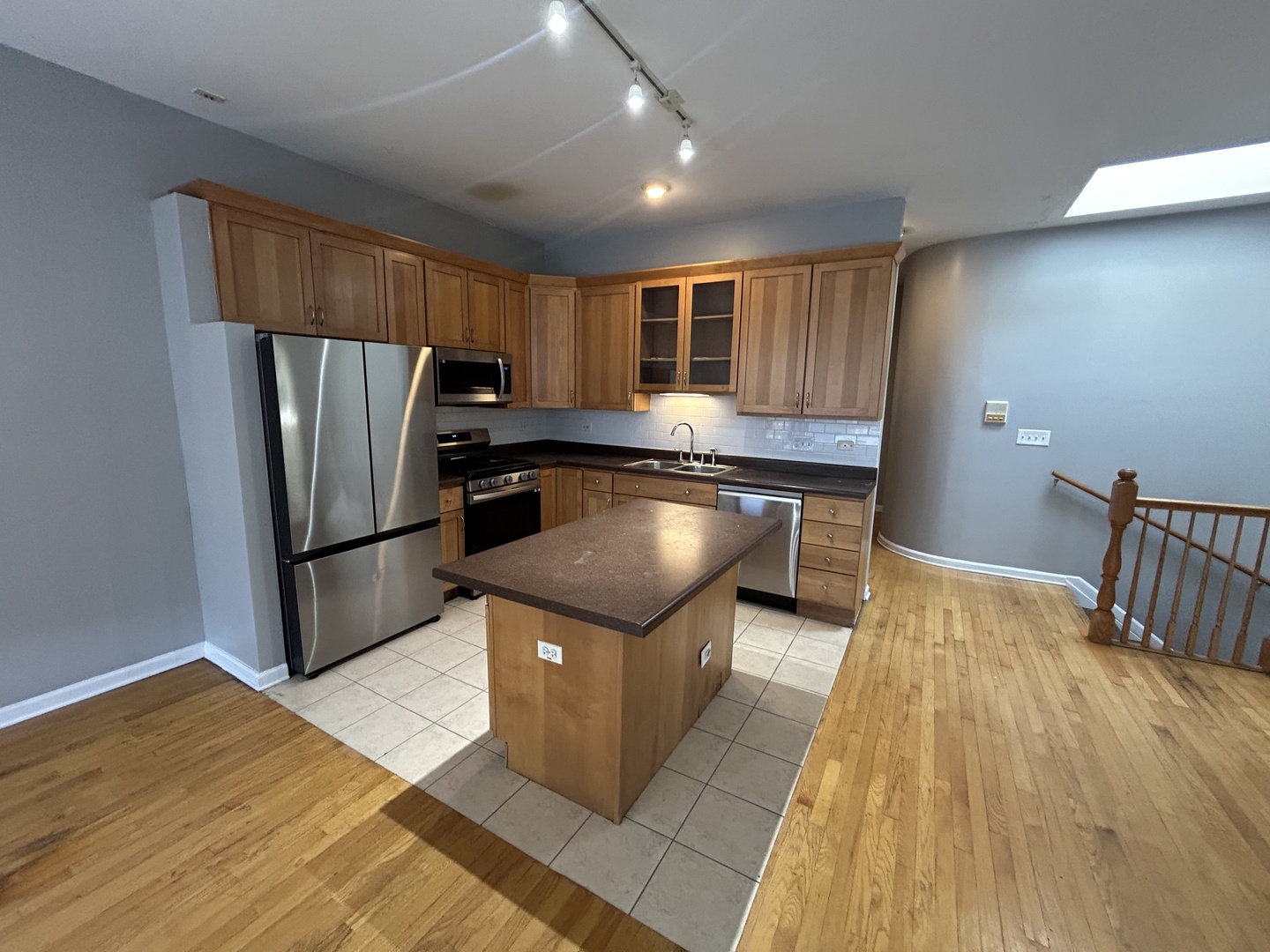 3213 W Fulton Boulevard 2