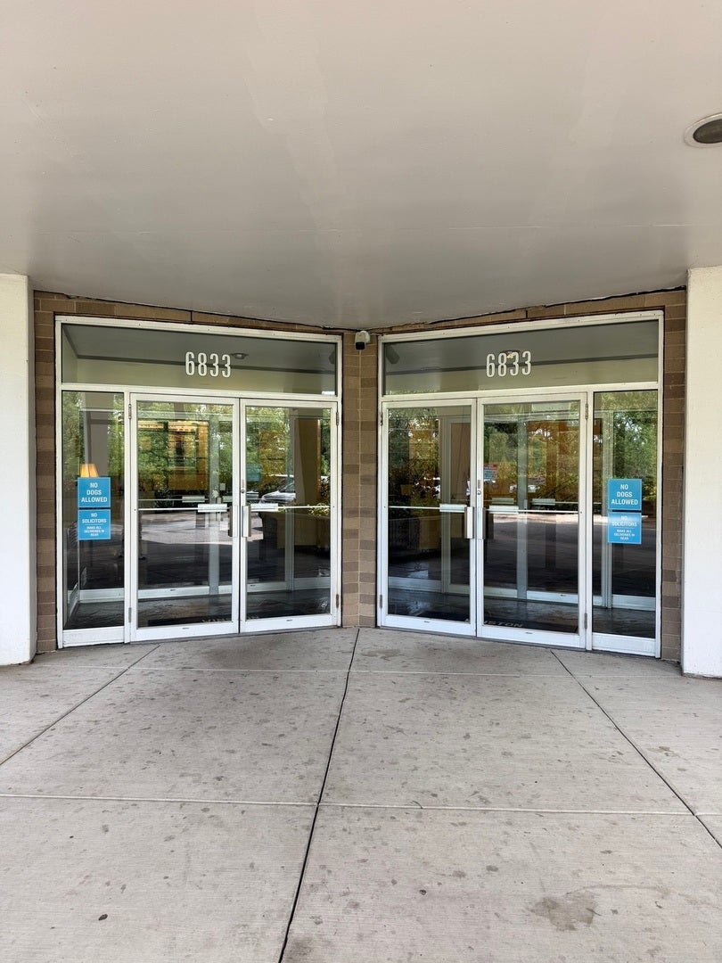 6833 N Kedzie Avenue 801