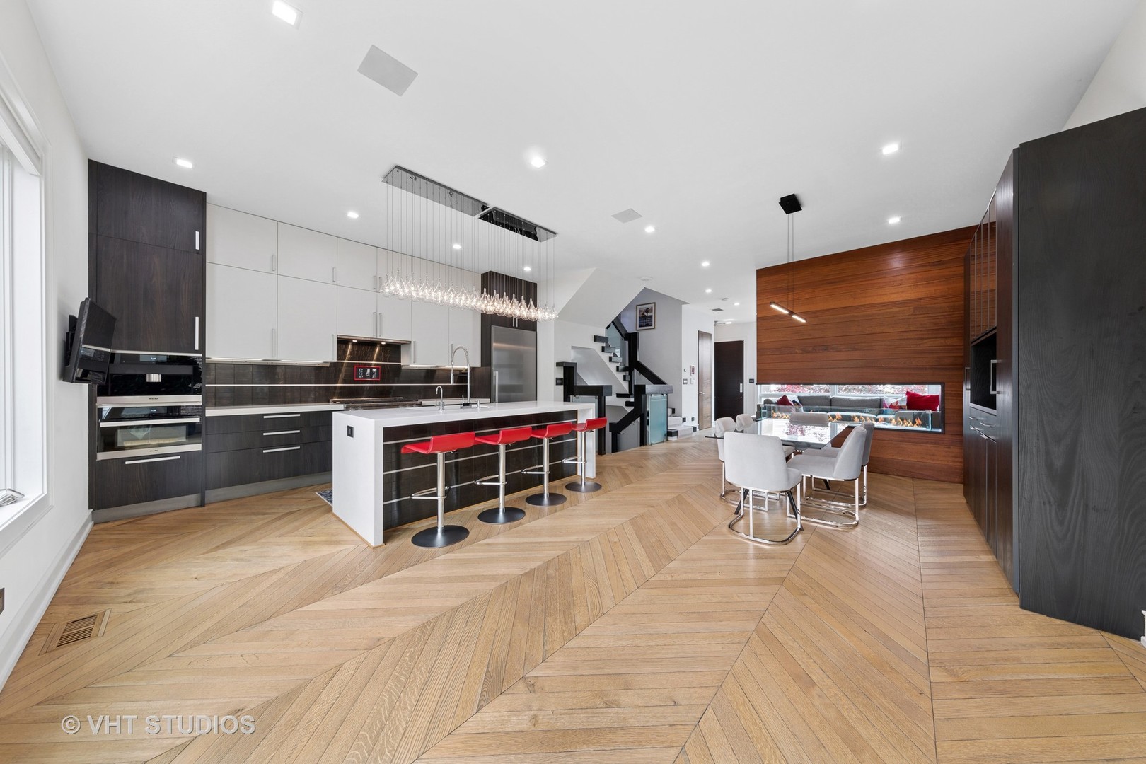 1223 W Draper Street
