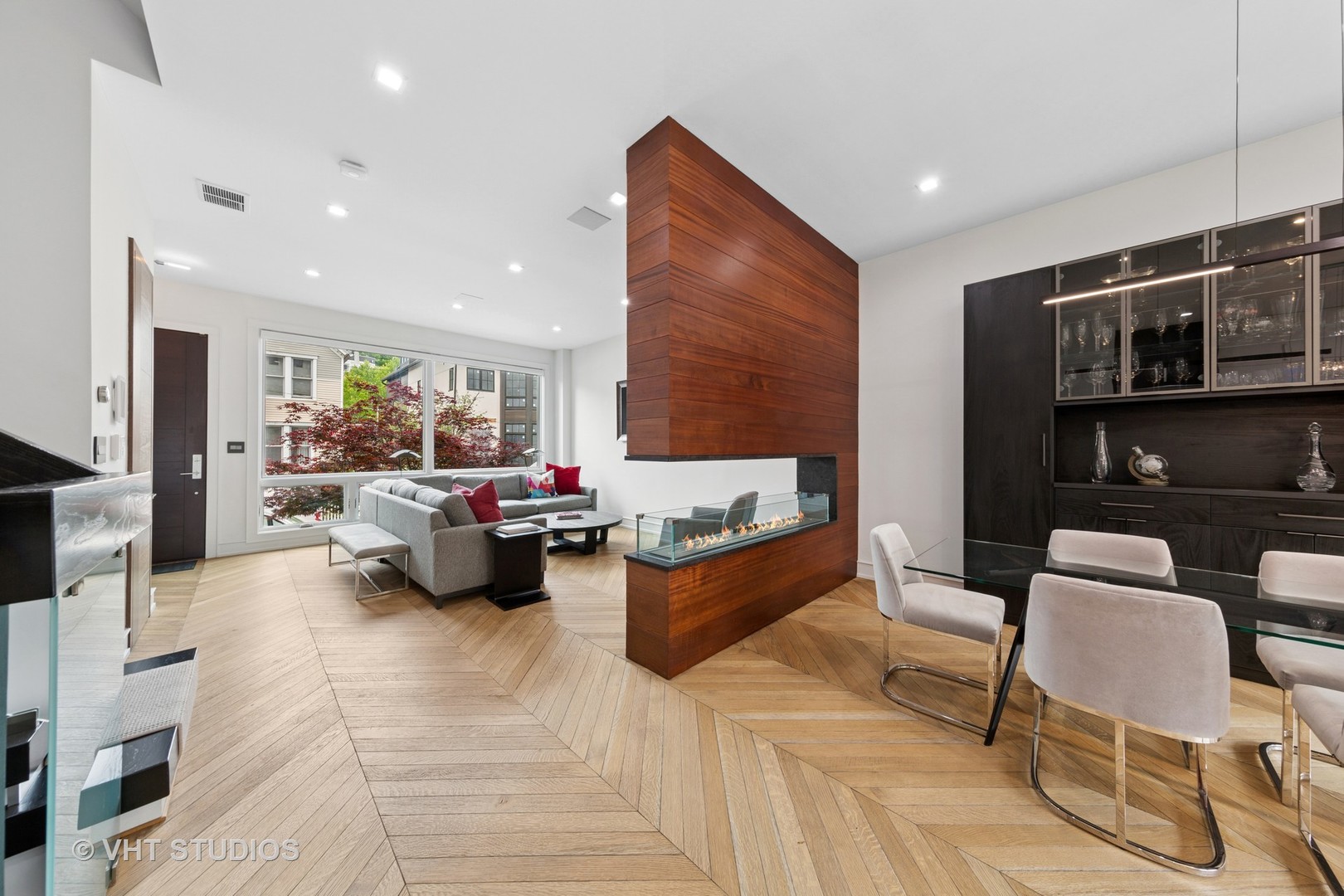 1223 W Draper Street