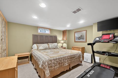 Tiny photo for 5012 N Busse Avenue, Chicago, IL 60656 (MLS # 12662167)