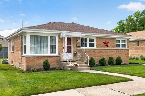 Tiny photo for 5012 N Busse Avenue, Chicago, IL 60656 (MLS # 12662167)
