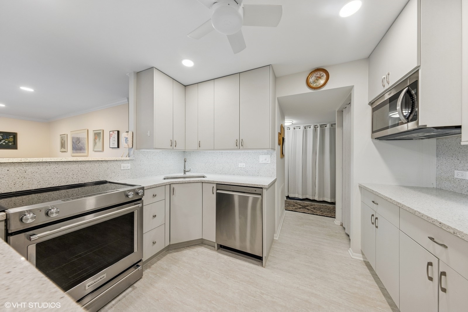 6585 Main Street 401