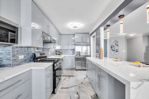 Tiny photo for 400 E RANDOLPH Street #2225, Chicago, IL 60601 (MLS # 12595455)