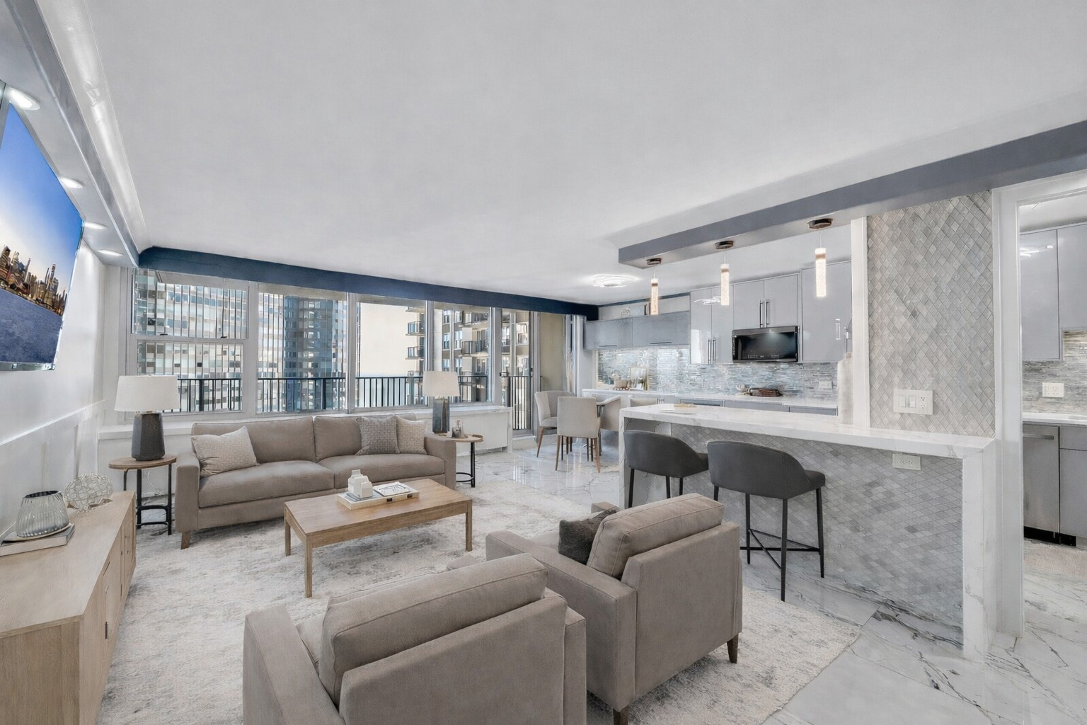 400 E RANDOLPH Street 2225