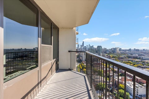 Tiny photo for 1560 N Sandburg Terrace #4003J, Chicago, IL 60610 (MLS # 12793887)