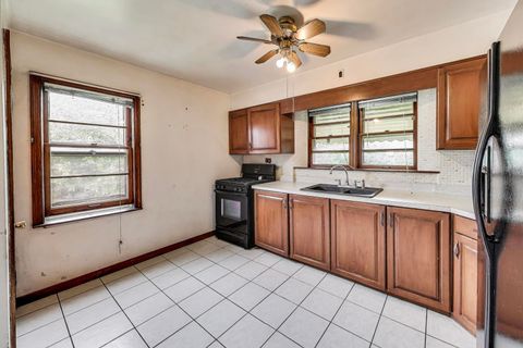 Tiny photo for 7232 W Oakton Street, Niles, IL 60714 (MLS # 12413608)