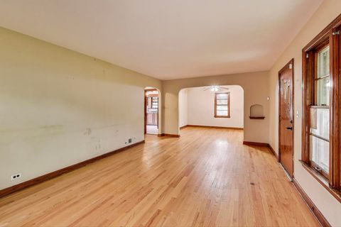 Tiny photo for 7232 W Oakton Street, Niles, IL 60714 (MLS # 12413608)