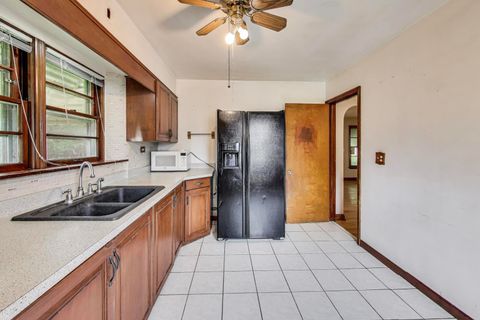 Tiny photo for 7232 W Oakton Street, Niles, IL 60714 (MLS # 12413608)