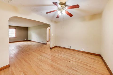 Tiny photo for 7232 W Oakton Street, Niles, IL 60714 (MLS # 12413608)