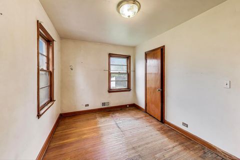 Tiny photo for 7232 W Oakton Street, Niles, IL 60714 (MLS # 12413608)