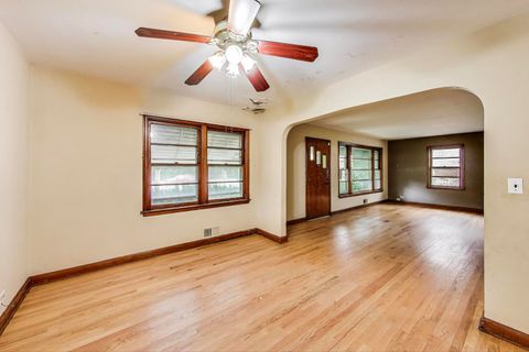 Tiny photo for 7232 W Oakton Street, Niles, IL 60714 (MLS # 12413608)