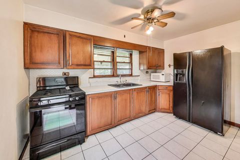 Tiny photo for 7232 W Oakton Street, Niles, IL 60714 (MLS # 12413608)