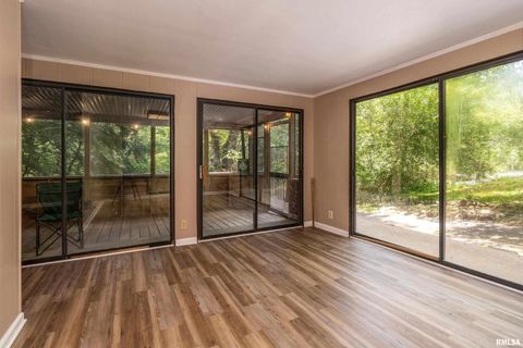 Tiny photo for 270 Contentment Road, Makanda, IL 62958 (MLS # EB459316)