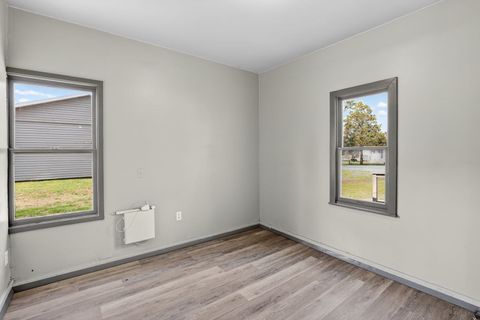 Tiny photo for 109 Illini Court, Vienna, IL 62995 (MLS # 12598003)