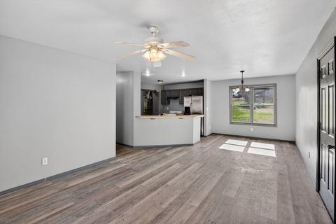 Tiny photo for 109 Illini Court, Vienna, IL 62995 (MLS # 12598003)