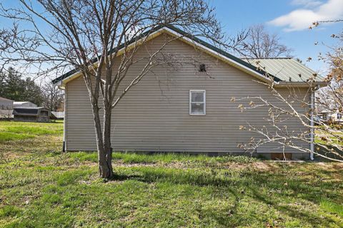 Tiny photo for 109 Illini Court, Vienna, IL 62995 (MLS # 12598003)