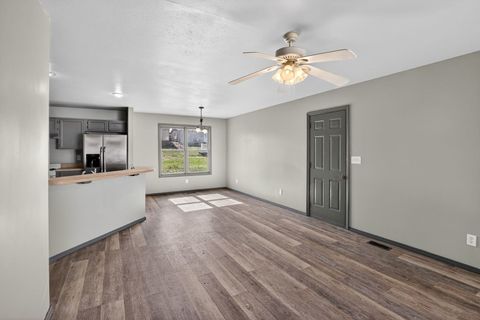 Tiny photo for 109 Illini Court, Vienna, IL 62995 (MLS # 12598003)