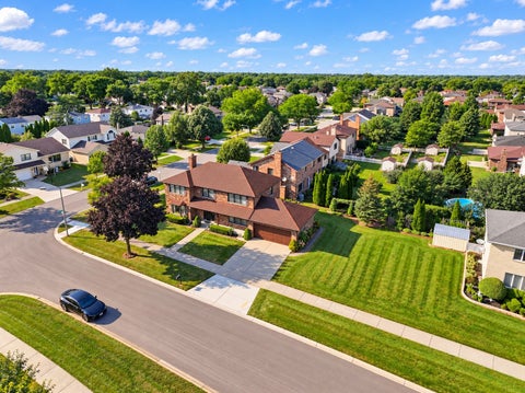 Tiny photo for 736 Concord Lane, Des Plaines, IL 60016 (MLS # 12752616)