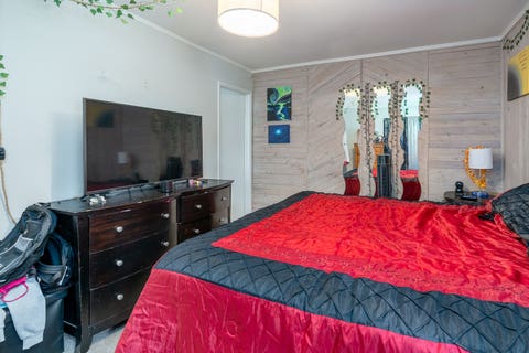Tiny photo for 615 S Emerald Lane, Carbondale, IL 62901 (MLS # 12700394)