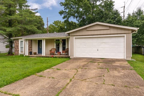 Tiny photo for 615 S Emerald Lane, Carbondale, IL 62901 (MLS # 12700394)