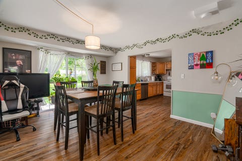 Tiny photo for 615 S Emerald Lane, Carbondale, IL 62901 (MLS # 12700394)