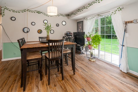 Tiny photo for 615 S Emerald Lane, Carbondale, IL 62901 (MLS # 12700394)