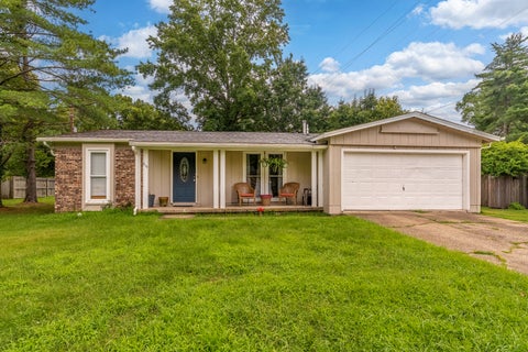 Photo of 615 S Emerald Lane, Carbondale, IL 62901 (MLS # 12700394)