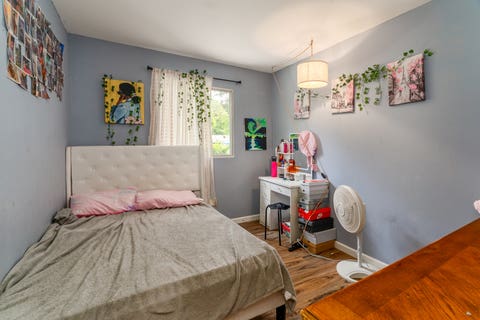 Tiny photo for 615 S Emerald Lane, Carbondale, IL 62901 (MLS # 12700394)