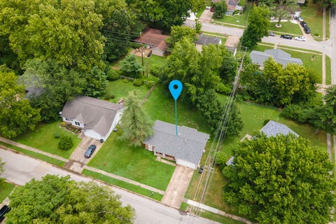 Tiny photo for 615 S Emerald Lane, Carbondale, IL 62901 (MLS # 12700394)