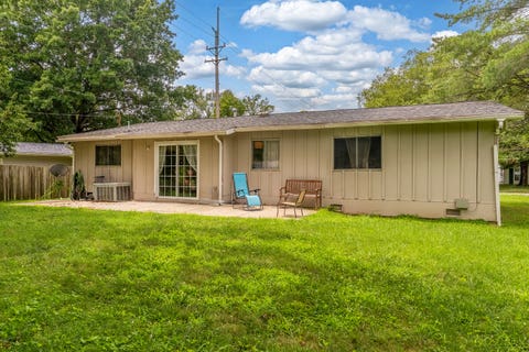 Tiny photo for 615 S Emerald Lane, Carbondale, IL 62901 (MLS # 12700394)