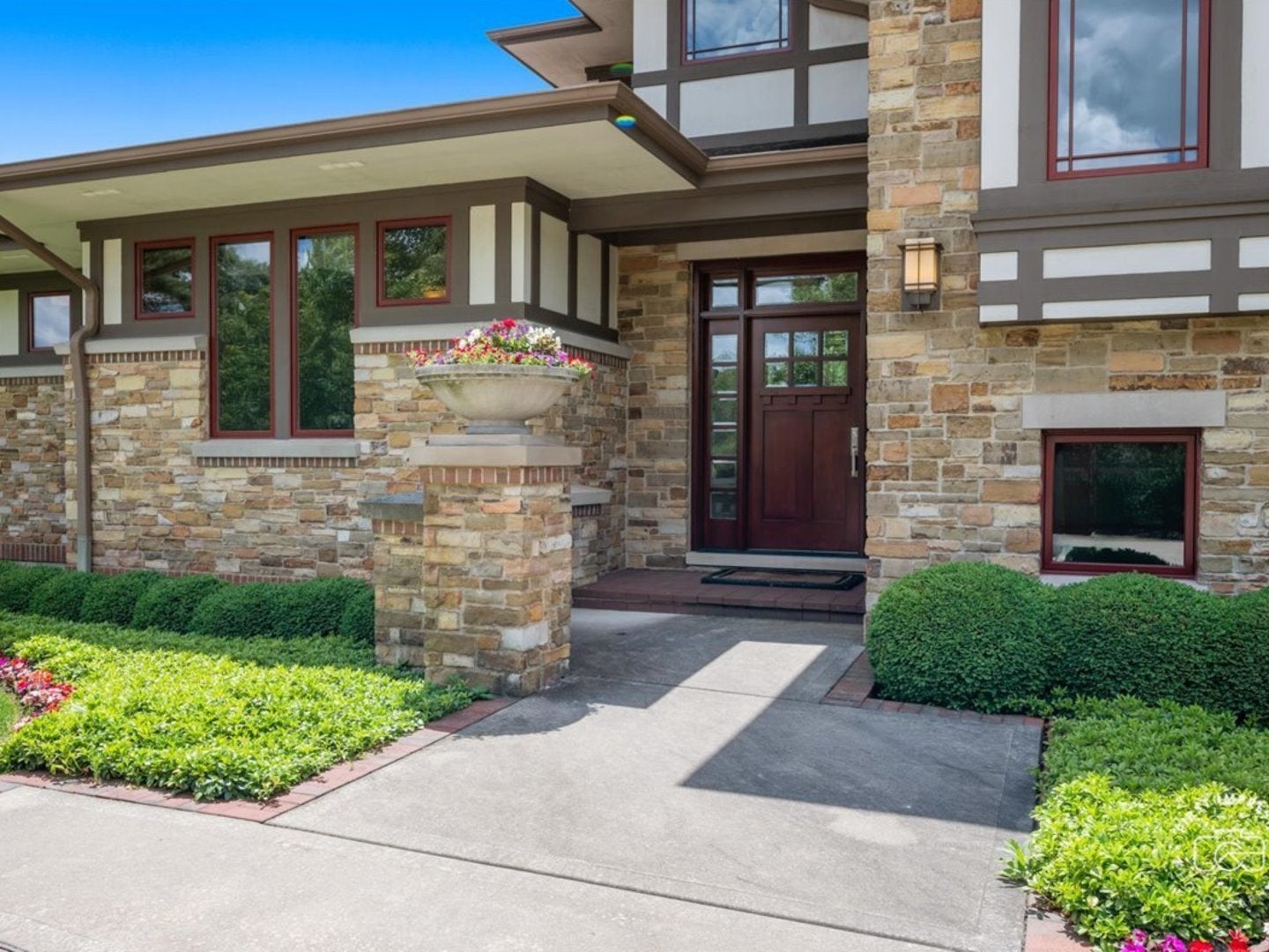 39W973 Crosscreek Lane