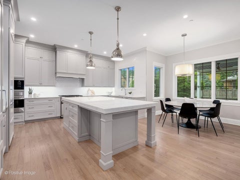 Tiny photo for 118 TUTTLE Avenue, Clarendon Hills, IL 60514 (MLS # 12665498)