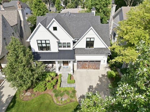 Tiny photo for 118 TUTTLE Avenue, Clarendon Hills, IL 60514 (MLS # 12665498)