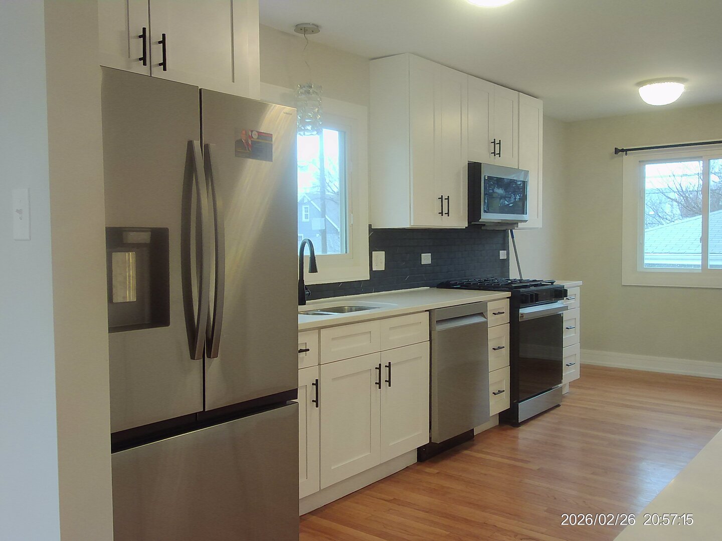 650 Greenbay Avenue - Photo 4