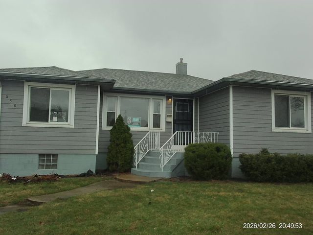 650 Greenbay Avenue