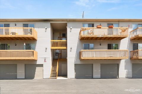Tiny photo for 295 Woodridge Circle #D, South Elgin, IL 60177 (MLS # 12647134)