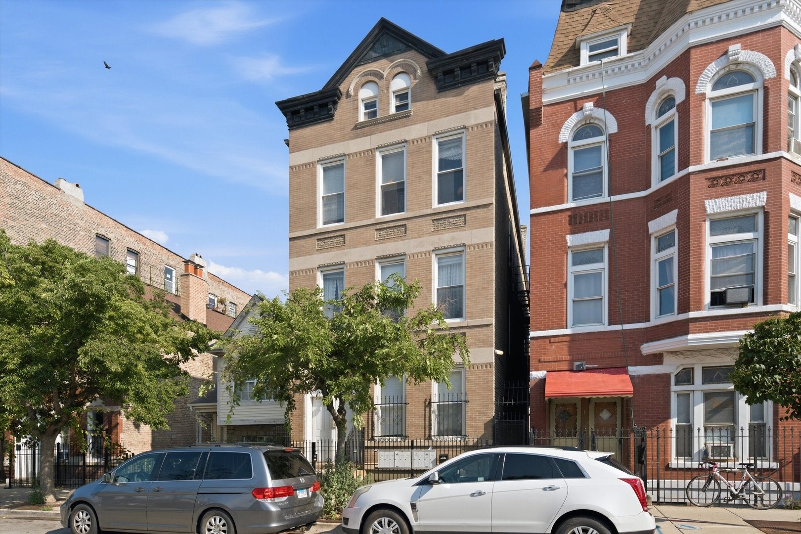 1334 W 18th Place
