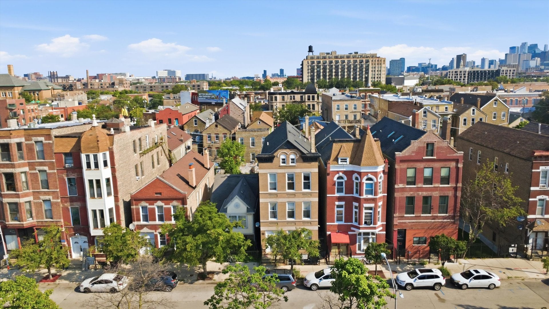 1334 W 18th Place