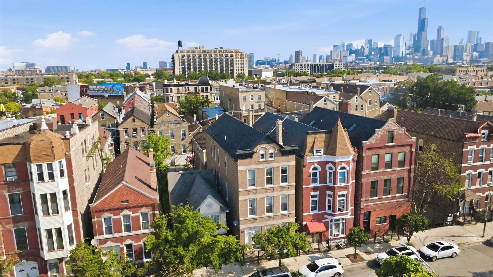 1334 W 18th Place