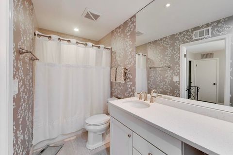 Tiny photo for 737 York Court, Northbrook, IL 60062 (MLS # 12575378)