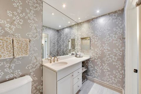 Tiny photo for 737 York Court, Northbrook, IL 60062 (MLS # 12575378)