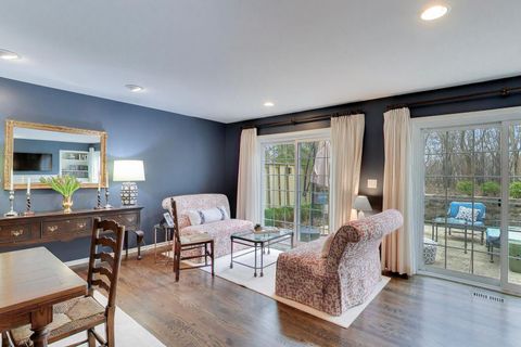 Tiny photo for 737 York Court, Northbrook, IL 60062 (MLS # 12575378)