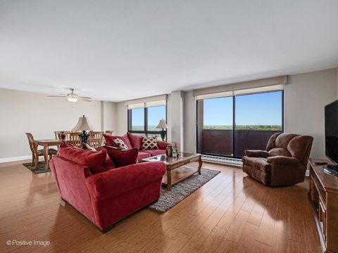 Tiny photo for 465 W Dominion Drive #909, Wood Dale, IL 60191 (MLS # 12475255)