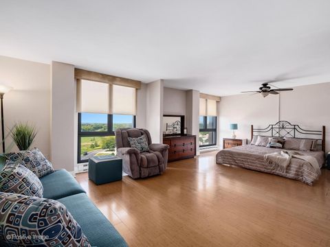 Tiny photo for 465 W Dominion Drive #909, Wood Dale, IL 60191 (MLS # 12475255)