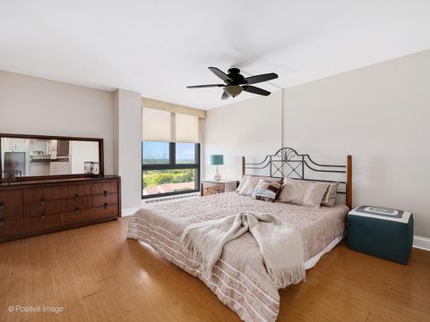 Tiny photo for 465 W Dominion Drive #909, Wood Dale, IL 60191 (MLS # 12475255)