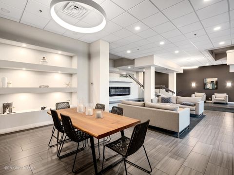 Tiny photo for 465 W Dominion Drive #909, Wood Dale, IL 60191 (MLS # 12475255)